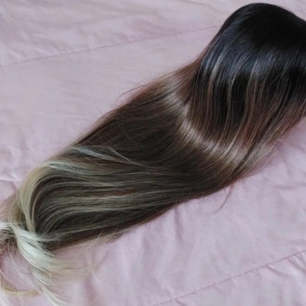 Wig - Picture 4 of 7